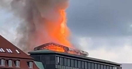 Incendiu devastator la <span style='background:#EDF514'>BURSA DE VALORI</span> din Copenhaga. Cladirea este una dintre cele mai vechi din Danemarca, are aproape 400 de ani