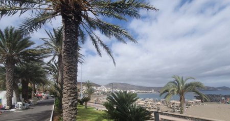 Insulele Canare se epuizeaza: ce masuri au luat orase din Spania pentru a controla su<span style='background:#EDF514'>PRAT</span>urismul