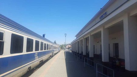 CFR Calatori anuleaza mai multe trenuri in weekend-uri pe raza Regionalei Brasov. <span style='background:#EDF514'>RUTE</span>le afectate de aceasta masura