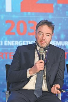 Georg Hotar, Photon Energy: Cred ca ajutorul statului ar trebui directionat spre <span style='background:#EDF514'>MODERNIZAREA</span> retelor si stocarea de energie