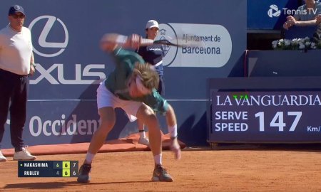 Criza de nervi pe teren! A distrus ra<span style='background:#EDF514'>CHETA</span> dupa ce-a fost eliminat in turul al doilea al turneului ATP de la Barcelona