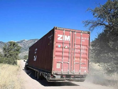 Camion incarcat cu produse falsificate de peste 5,5 milioane de lei, descoperit la Calarasi