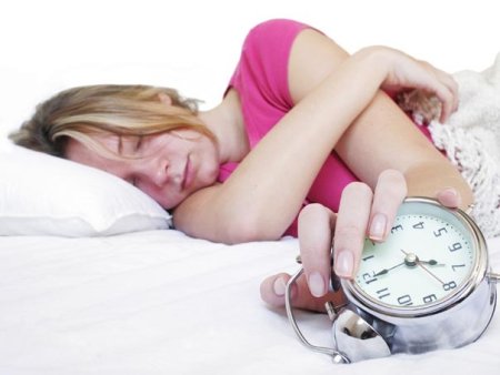 Femeile dorm mai putin si mai prost decat <span style='background:#EDF514'>BARBATI</span>i. Cercetatorii cred ca au descoperit de ce