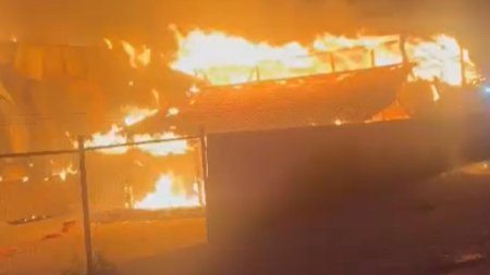 Mana criminala: Un bar si o spalatorie auto din Galati au fost incendiate intentionat
