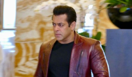 Doua persoane au fost arestate dupa ce au tras focuri de arma in casa lui <span style='background:#EDF514'>SALMAN KHAN</span>. In ce stare e actorul, care se afla in locuinta la momentul atacului