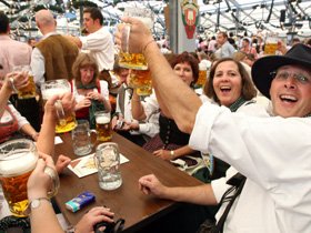 Canabisul este <span style='background:#EDF514'>INTERZIS</span> de la festivalul berii Oktoberfest