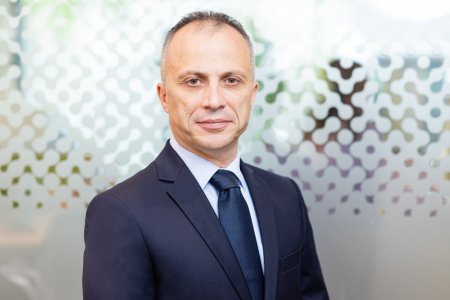 Gabriel <span style='background:#EDF514'>APOSTOL</span> a fost numit director divizie companii multinationale pentru Romania la Citi