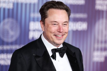 Tesla va cere actionarilor sa reintroduca pachetul salarial al lui Elon <span style='background:#EDF514'>MUSK</span> de 55 de miliarde de dolari, respins de un judecator