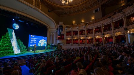 Climate <span style='background:#EDF514'>CHANG</span>e Summit Awards premiaza tinerii si IMM-urile ce propun solutii practice la provocarile climatice