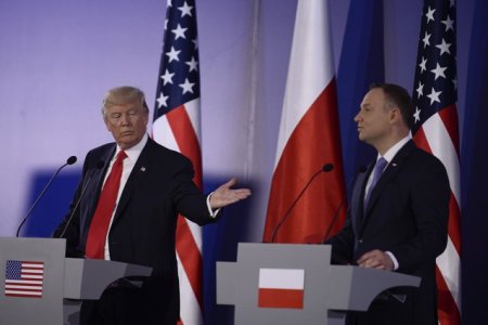 Intalnire intre Donald Trump si presedintele Poloniei la <span style='background:#EDF514'>NEW YORK</span>. Liderii tarilor NATO solicita ajutor suplimentar pentru Ucraina