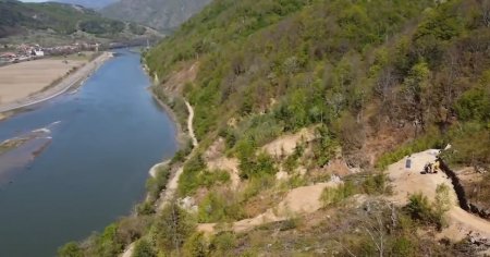 Reincepe cosmarul tranzitarii Vaii Oltului. Restrictii de circulatie din cauza Lotului 2 <span style='background:#EDF514'>BOITA</span>-Cornetu al Autostrazii Sibiu-Pitesti VIDEO