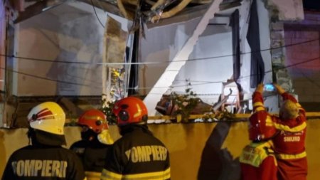 Explozie devastatoare intr-un bloc din Craiova. O femeie a murit. Un etaj s-a <span style='background:#EDF514'>PRABUSIT</span>. A fost activat Planul Rosu de Interventie