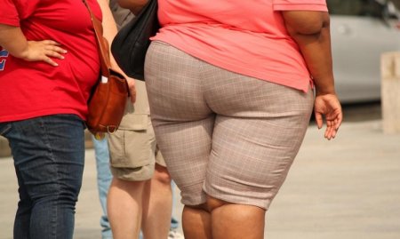 De ce multe femei singure sunt supraponderale sau <span style='background:#EDF514'>OBEZ</span>e?
