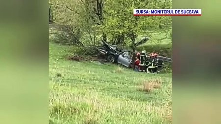 Trei adulti si doi copii au ajuns la spital dupa ce au cazut cu masina intr-o rapa, in Suceava