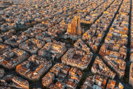 Barcelona a sters o linie de autobuz din <span style='background:#EDF514'>GOOGLE MAPS</span>, pentru a o ascunde de turisti