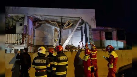 Care ar fi cauza exploziei de la blocul din Craiova. O persoana a murit, alte trei au ajuns <span style='background:#EDF514'>LA SPITAL</span>