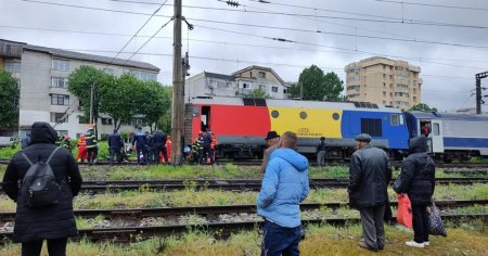 Barbat lovit de trenul Iasi-Barlad, in apropierea garii din Iasi. <span style='background:#EDF514'>PIETON</span>ul a fost prins sub locomotiva