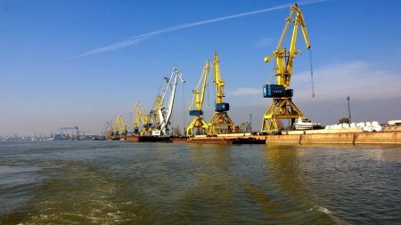 <span style='background:#EDF514'>RAZBOIU</span>l din Ucraina a scazut cu 50% volumul de marfuri tranzitat prin porturile maritime de la Dunare