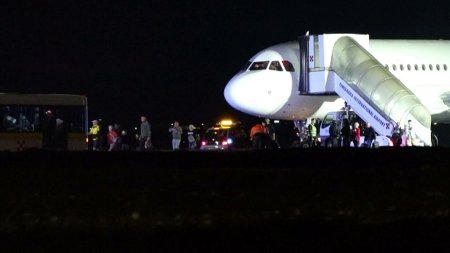 Un avion a aterizat de urgenta pe <span style='background:#EDF514'>AEROPORT</span>ul Timisoara dupa o amenintare cu bomba. A fost activat Planul Rosu de Interventie