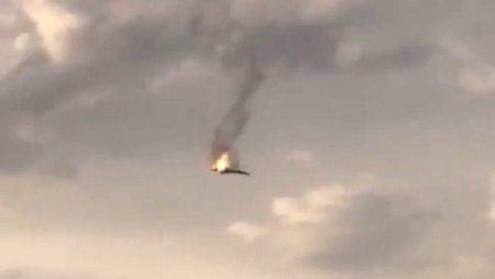 Ucrainenii se lauda ca ei au doborat bombardierul <span style='background:#EDF514'>STRATEGI</span>c rusesc Tu-22M3, cu un sistem antiaerian sovietic. Rusii spun ca a fost defectiune tehnica