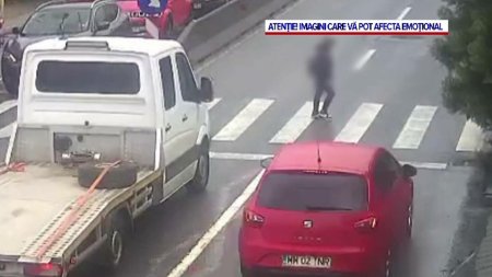 Momentul in care un copil de 10 ani este lovit de o masina condusa de un tanar de 19 ani, pe trecerea de <span style='background:#EDF514'>PIETONI</span>, in Mures