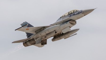 Primele trei avioane F-16 achizitionate din <span style='background:#EDF514'>NORVEGIA</span> au aterizat la Campia Turzii