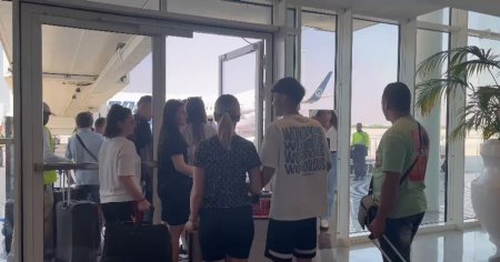 <span style='background:#EDF514'>MARTURII</span> ale copiilor romani blocati in Dubai: Am fost complet surprins de fenomen. M-am speriat VIDEO