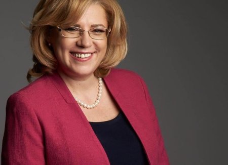 Corina Cretu: PNRR – o sansa is<span style='background:#EDF514'>TORICA</span> pentru Romania; sper sa nu ne trezim in 2026 ca nu am folosit banii alocati