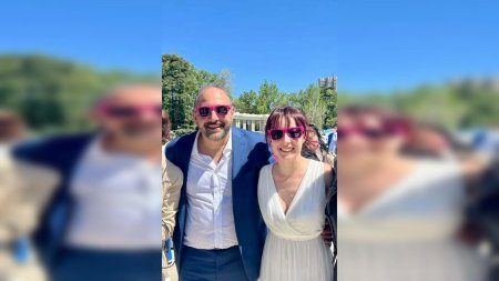 Doi tineri s-au casatorit in avion. Au castigat un concurs si au primit o vacanta de <span style='background:#EDF514'>TREI</span> zile in Madrid