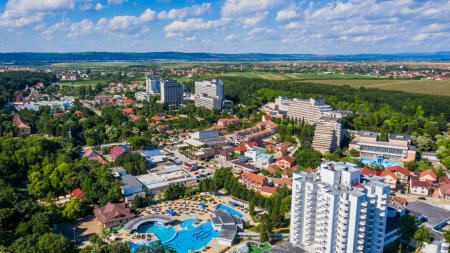 Statiunea din Romania care intrece Mamaia. Romanii se bat pe cazari pentru minivacanta de 1 Mai si Paste