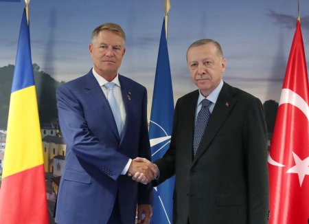 Klaus Iohannis, candidat la sefia NATO, discutie cu presed<span style='background:#EDF514'>INTEL</span>e Turciei, Recep Tayyip Erdogan