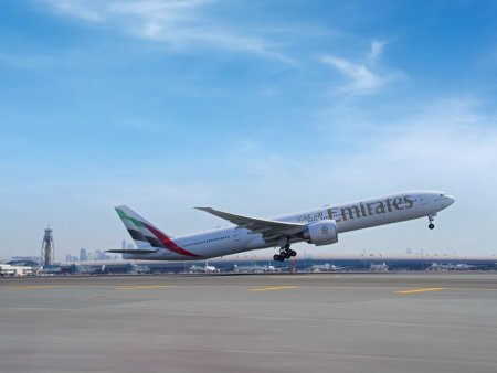 Operatorii aerieni Emirates si fly<span style='background:#EDF514'>DUBAI</span> si-au reluat zborurile normale, dupa inundatiile grave din Emiratele Arabe Unite