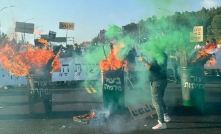<span style='background:#EDF514'>RUDELE</span> ostaticilor au blocat Autostrada 1 din Israel: Guvernul i-a abandonat in mainile crude ale Hamas