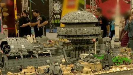 Un grup de romani a doborat recordul mondial pentru cea mai mare constructie realizata din piese <span style='background:#EDF514'>LEGO</span>