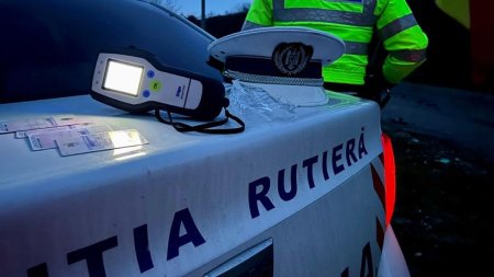 Un politist aflat in misiune a fost lovit de un sofer baut in Sibiu. <span style='background:#EDF514'>AGENTUL</span> a ajuns in spital
