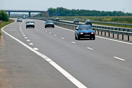 <span style='background:#EDF514'>SOFERII</span>, sfatuiti sa evite aglomeratia de pe Autostrada Soarelui. Circulatia, gatuita de lucrari pe A2