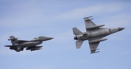Prima batalie intre un avion F-16 controlat de Inteligenta Artificiala si unul pilotat de om. <span style='background:#EDF514'>CINE A</span> castigat lupta?