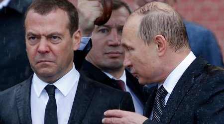 Dmitri Medvedev, furios ca <span style='background:#EDF514'>AMERICANII</span> dau Ucrainei un ajutor de 61 de miliarde de dolari: Doresc Statelor Unite sa se cufunde intr-un razboi civil!