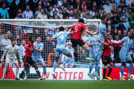 Meci spectaculos in FA Cup. <span style='background:#EDF514'>UNITED</span> s-a calificat in finala dupa ce a invins-o pe Coventry la penalty-uri
