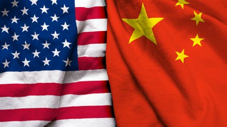 <span style='background:#EDF514'>AMBASAD</span>orul Chinei in Statele Unite indeamna cele doua superputeri sa coopereze pentru imbunatatirea relatiilor