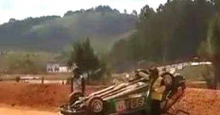 Cursa de masini incheiata tragic. O fetita de opt ani si alti sase oameni au murit dupa ce un autoturism a intrat in plin in ei VIDEO