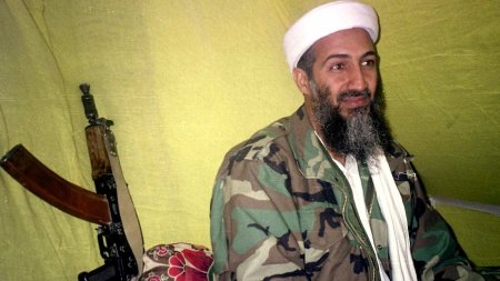 Cum a scapat <span style='background:#EDF514'>OSAMA BIN LADEN</span> de rachetele americane fugind calare pe un magar: Cand au lovit, teroristul era la doar cateva sute de metri