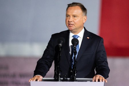 Polonia sustine ca este pregatita sa gazduiasca arme nucleare ale NATO
