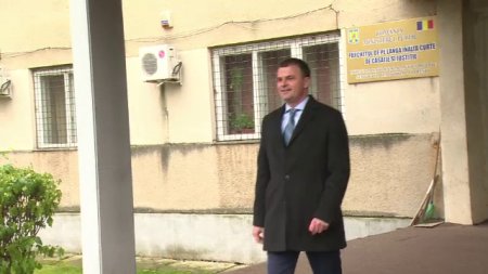 Deputatul PNL Mircea Rosca a scapat definitiv de acuzatiile de coruptie. Faptele s-au prescris