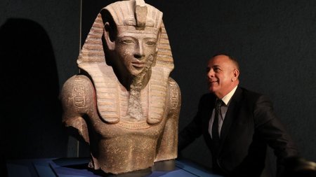 Egiptul a recuperat o <span style='background:#EDF514'>STATUIE</span> furata a lui Ramses al II-lea, veche de 3.400 de ani