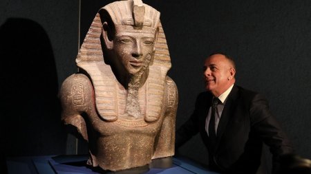 Egiptul a recuperat o statuie <span style='background:#EDF514'>FURA</span>ta a lui Ramses al II-lea, veche de 3.400 de ani