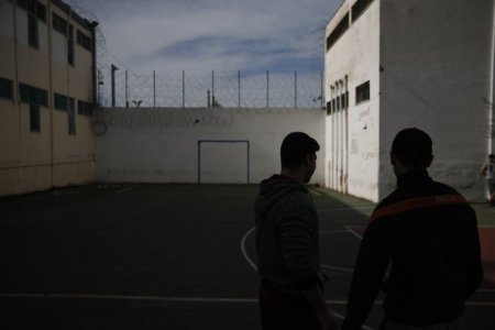 13 gardieni arestati in Italia pentru rele tratamente aplicate detinutilor minori
