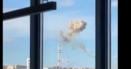 O parte din <span style='background:#EDF514'>TURNU</span>l de televiziune din Harkov s-a prabusit dupa un atac cu racheta al Rusiei VIDEO