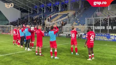 Petrolul - UTA Arad » Aradenii saluta cei 20 fani deplasati de la Arad
