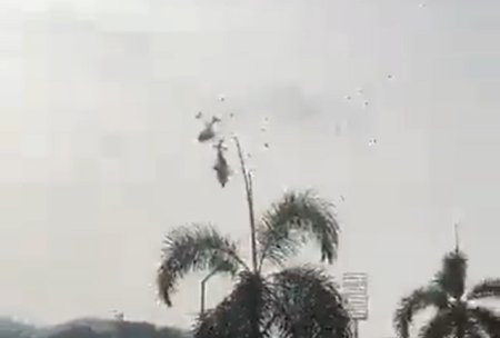 Doua elicoptere militare s-au ciocnit in timpul unui exercitiu din Malaysia. Zece persoane au murit